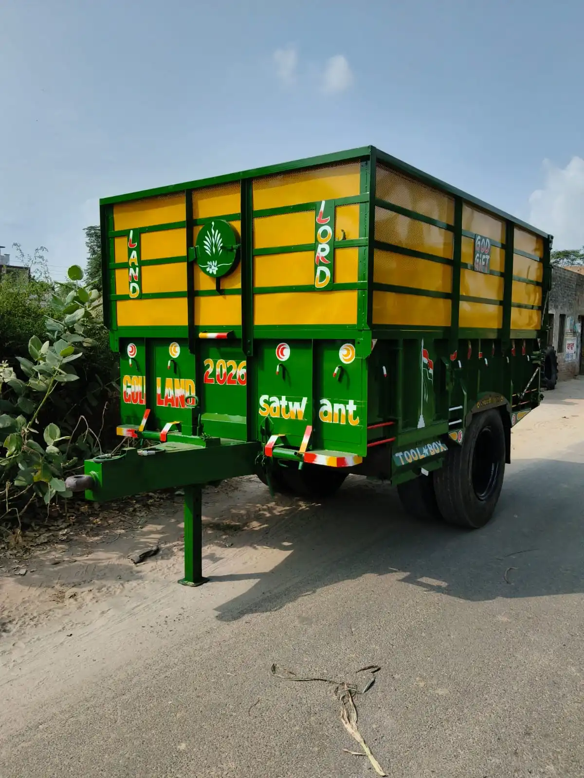 High Wall Hydraulic Tractor Trolley Green and Yellow Sahni Agri Works